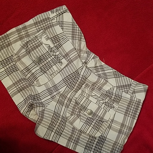 Shorts - Picture 4 of 4